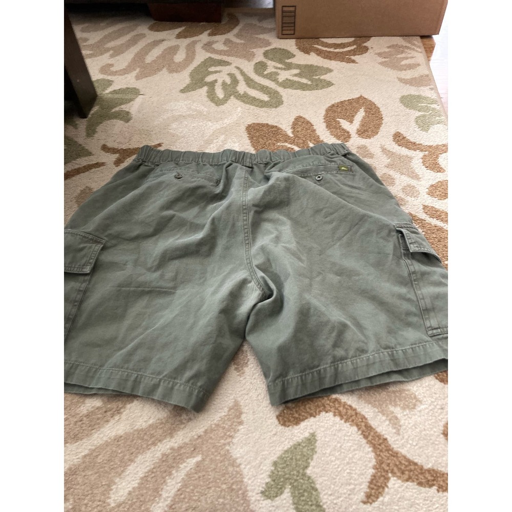 Tommy Bahama men’s light green shorts size large